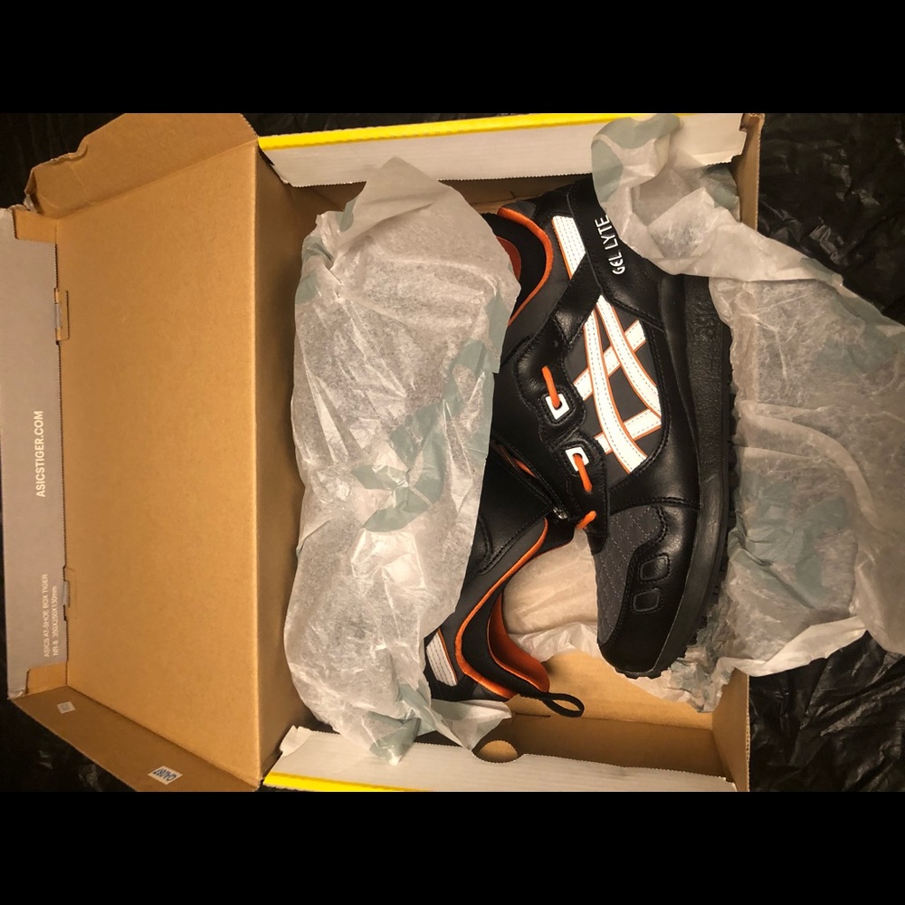 ASICS zip up cross trainers size 10